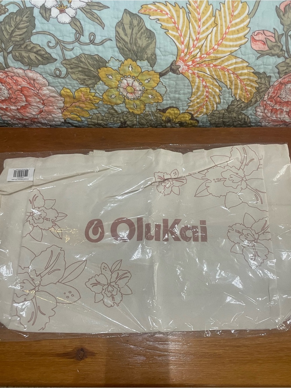 NIP OluKai Canvas Tote